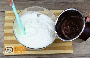 Keks-Eiscreme-Torte Rezept - Zubereitung Schritt 2
