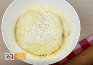 Käse-Pogatschen Rezept - Zubereitung Schritt 4