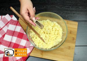 Mit Käse gefüllte Kartoffeltaler Rezept Zubereitung Schritt 1