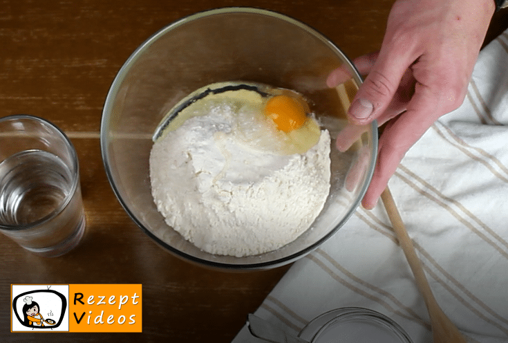 Paprika-Hähnchen mit Sauerrahm Rezept - Zubereitung Schritt 9