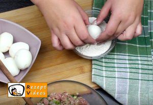 Mit Ei gefüllte Frikadellen Rezept - Zubereitung Schritt 2
