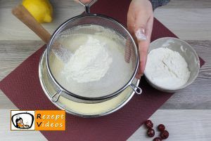 Kirsch-Rührkuchen Rezept Zubereitung Schritt 5