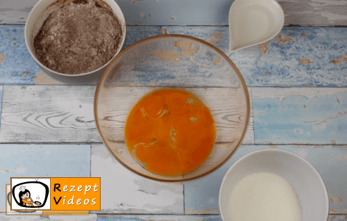 Gefüllter Himbeer-Jogurt-Kuchen Rezept Zubereitung Schritt 1
